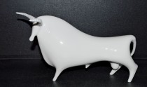 Veľký býk, biely. Figurálny porcelán v bruselskom štýle.