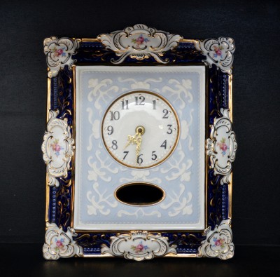 Nástenné hodiny Royal Dux Vikomt isis.